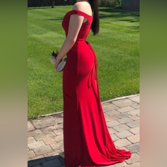 ❤️ Prom/wedding dress size 4 brand new only worn once colour red by Clarisse - Picture 1 of 10